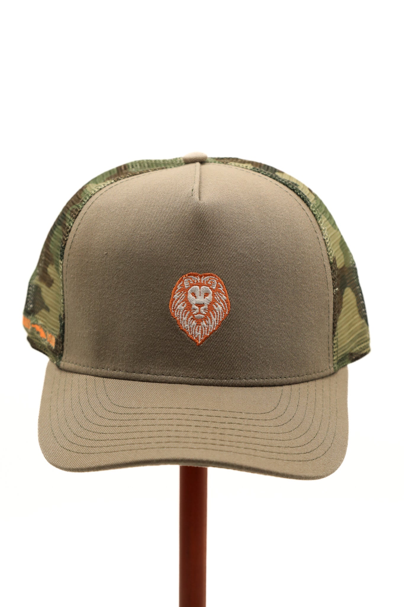 Elevare - Lion Trucker Hat